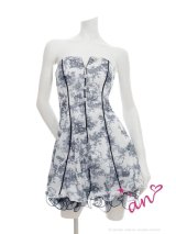 【予約商品/5月下旬-6月上旬発送予定】XSサイズあり【an/アン】フラワープリント/ ベア/ フロントジップ/ パイピング/ ビジューボタン/ フレア/ ミニドレス/ キャバドレス[OF05]