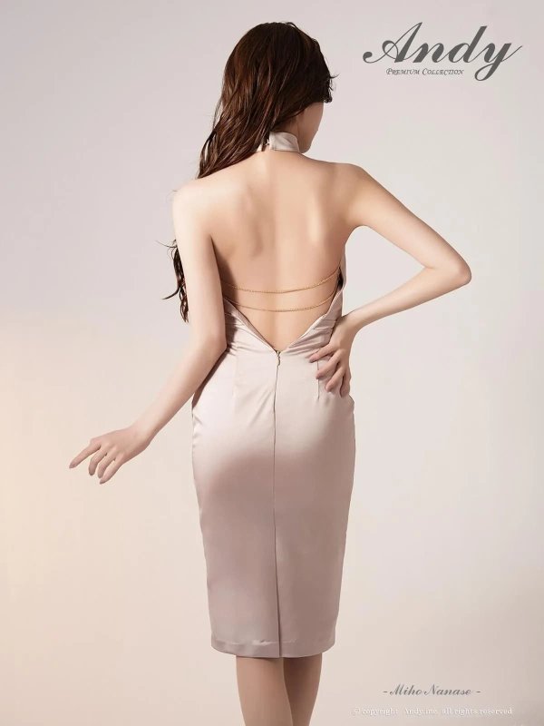 シャンパンベージュ モデル：七瀬みほ　身長：162cm　着用サイズ：Sサイズ