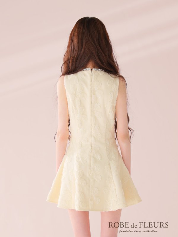 クリームイエロー　モデル：るい　身長：161cm　着用サイズ：Sサイズ