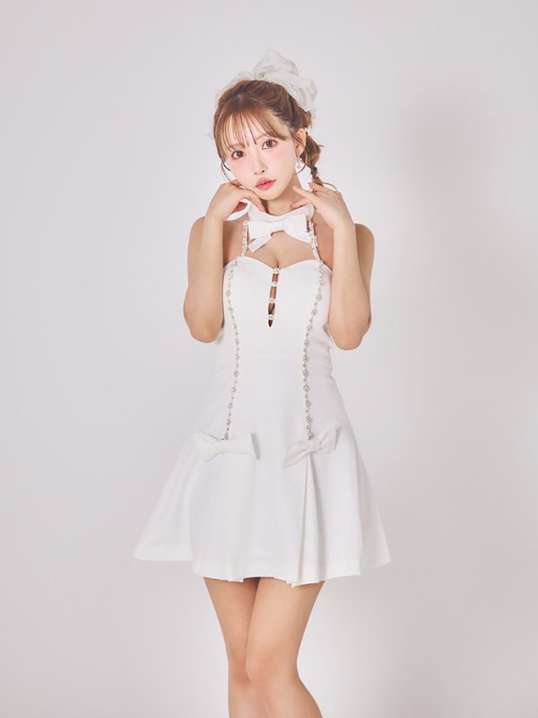 ホワイト モデル：三上悠亜　身長：159cm　着用サイズ：Sサイズ