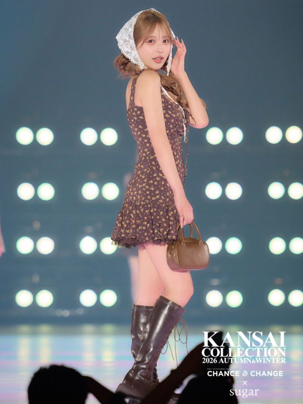 画像2: 【ななにー/関西コレクション着用】XSサイズあり【ROBE de FLEURS/ローブドフルール】小花柄/ レースアップ/ フレア/ ミニドレス/ キャバドレス[OF08]
