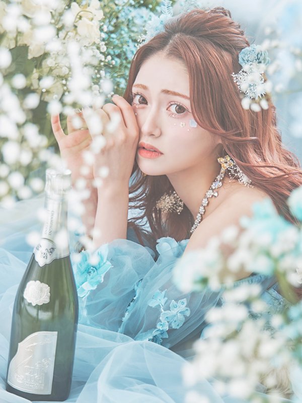 ブルー モデル:鈴音りん 身長:156cm 着用サイズ:Mサイズ