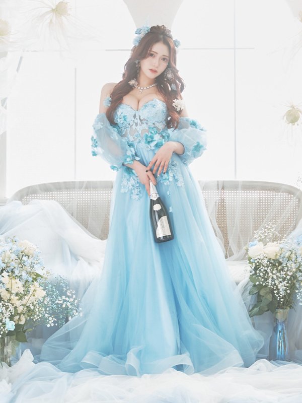 ブルー モデル:鈴音りん 身長:156cm 着用サイズ:Mサイズ