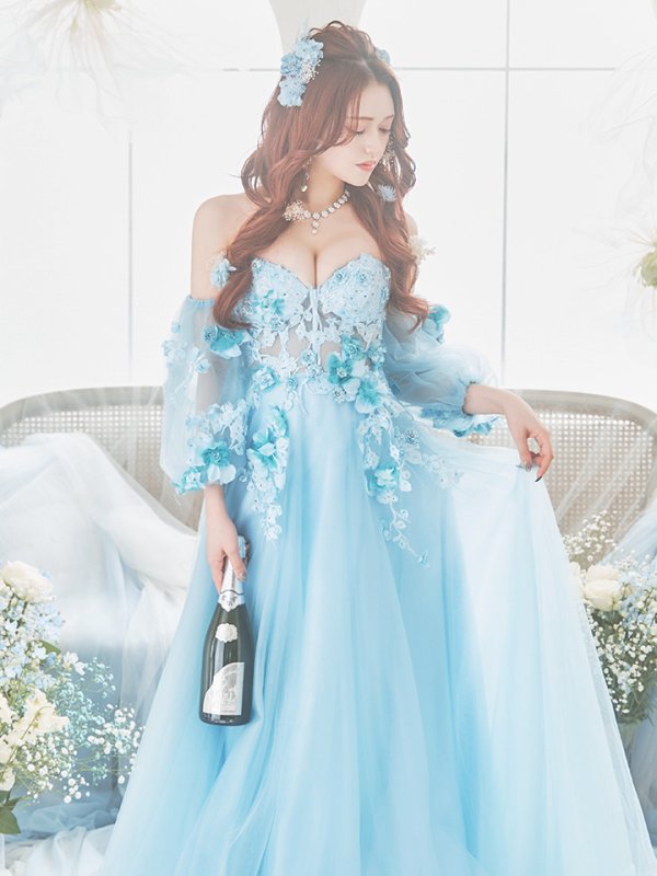 ブルー モデル:鈴音りん 身長:156cm 着用サイズ:Mサイズ