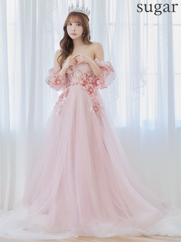 ピンクベージュ モデル:三上悠亜 身長:159cm 着用サイズ:Mサイズ