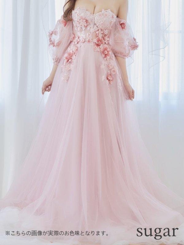 ピンクベージュ モデル：三上悠亜　身長：159cm　着用サイズ：Mサイズ