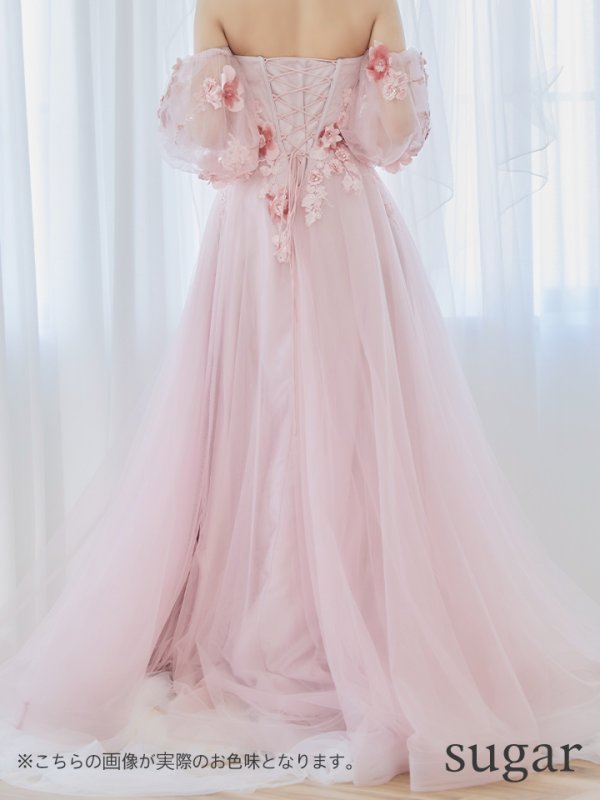 ピンクベージュ モデル：三上悠亜　身長：159cm　着用サイズ：Mサイズ