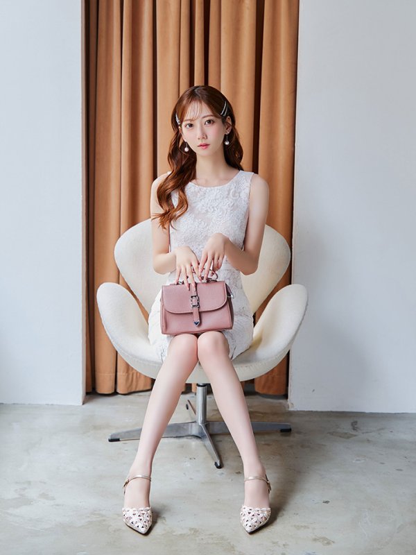 ホワイト　モデル：あすか　身長：170cm　着用サイズ：Sサイズ