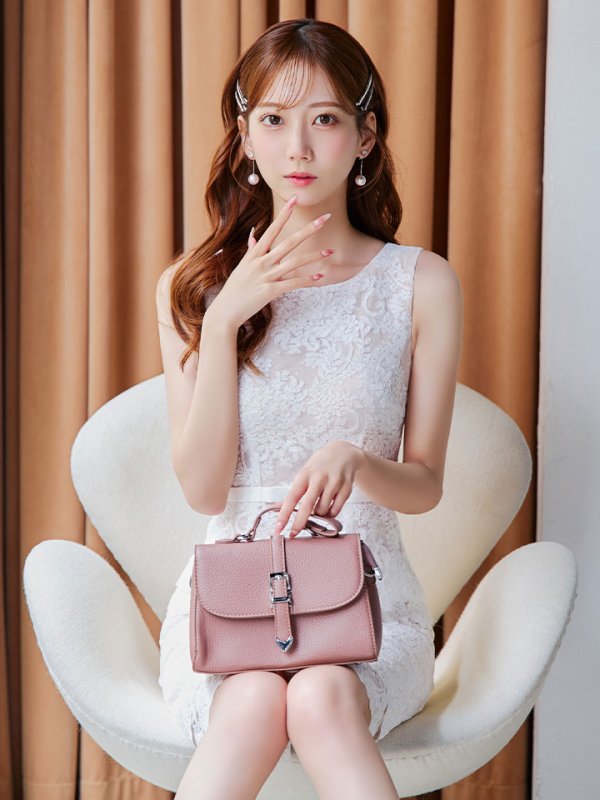 ホワイト　モデル：あすか　身長：170cm　着用サイズ：Sサイズ