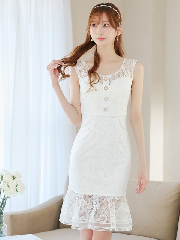 ホワイト モデル:あすか 身長:170cm 着用サイズ:Sサイズ