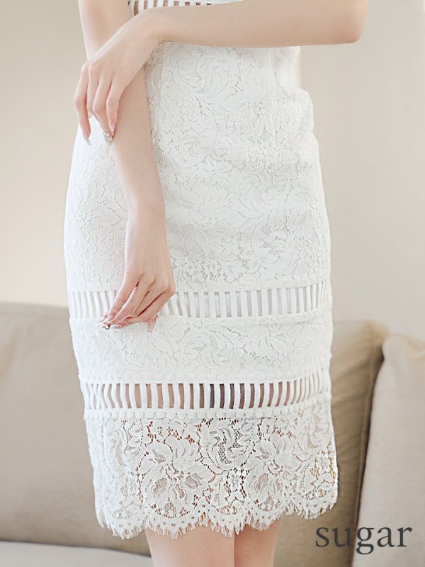 ホワイト モデル:あすか 身長:170cm 着用サイズ:Sサイズ