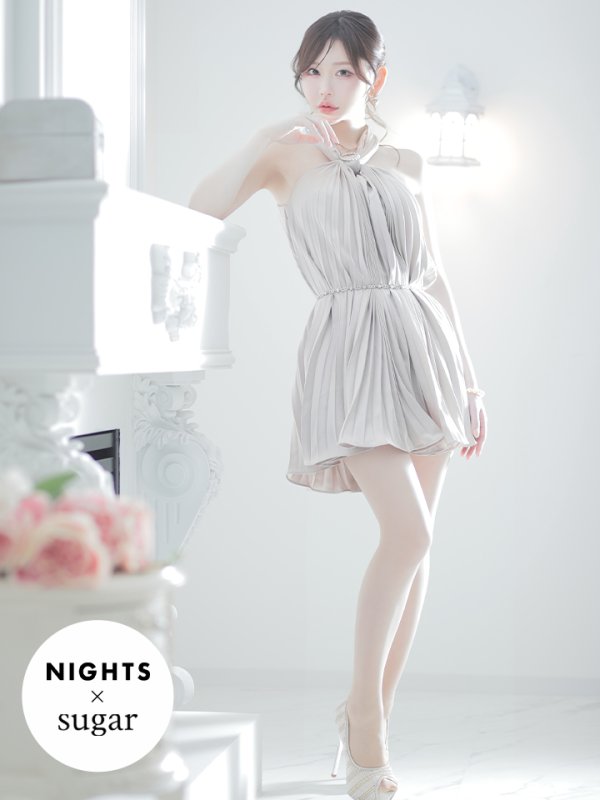 ピンクベージュ　モデル：浜辺りんか　着用サイズ：Sサイズ