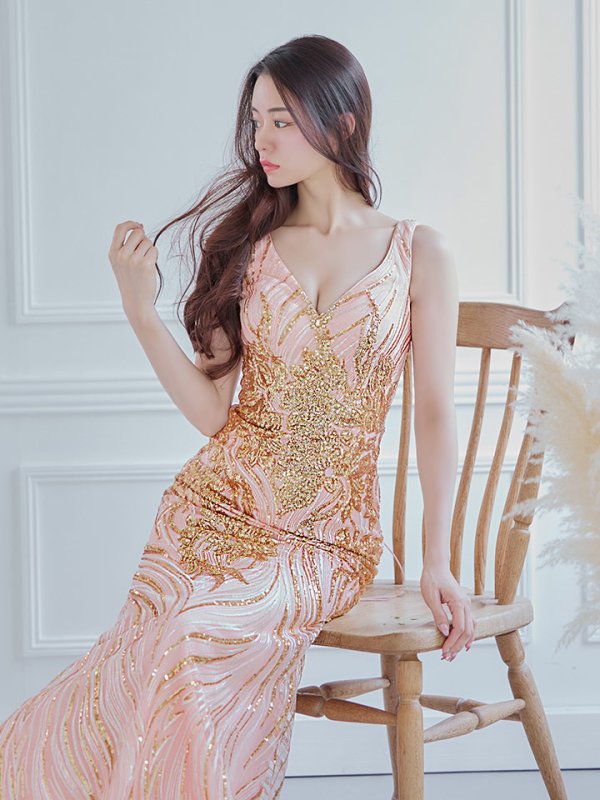 シャンパン モデル:るな 身長:159cm:Mサイズ