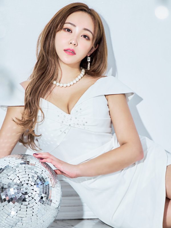 画像7: 【IRMA/イルマ】オフショル/ ワンカラー/ パール/ タック/ 変形スカート/ タイト/ ミニドレス/ キャバドレス【HC02】