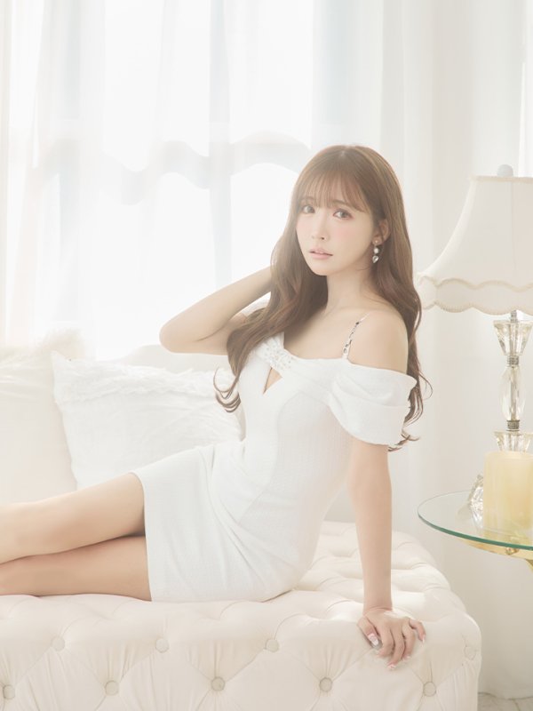 画像16: XSサイズあり【IRMA/イルマ】ワンカラー/ ビジュー/ カットアウト/ オフショル/ タイト/ ミニドレス/ キャバドレス【HC02】