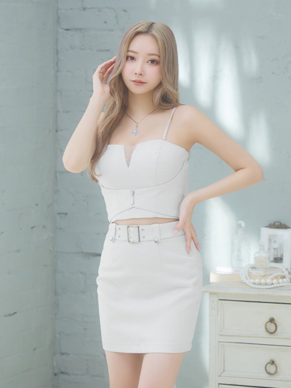 画像2: XSサイズあり【Glossy/グロッシー】ジッパー/ シンプル/ ワンカラー/ バックルベルト/ セットアップ/ キャミソール/ タイト/ ミニドレス/ キャバドレス[OF2]
