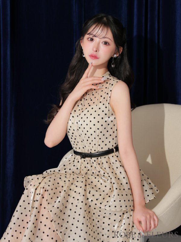 ベージュ モデル：カルア　身長：156cm　着用サイズ：Sサイズ