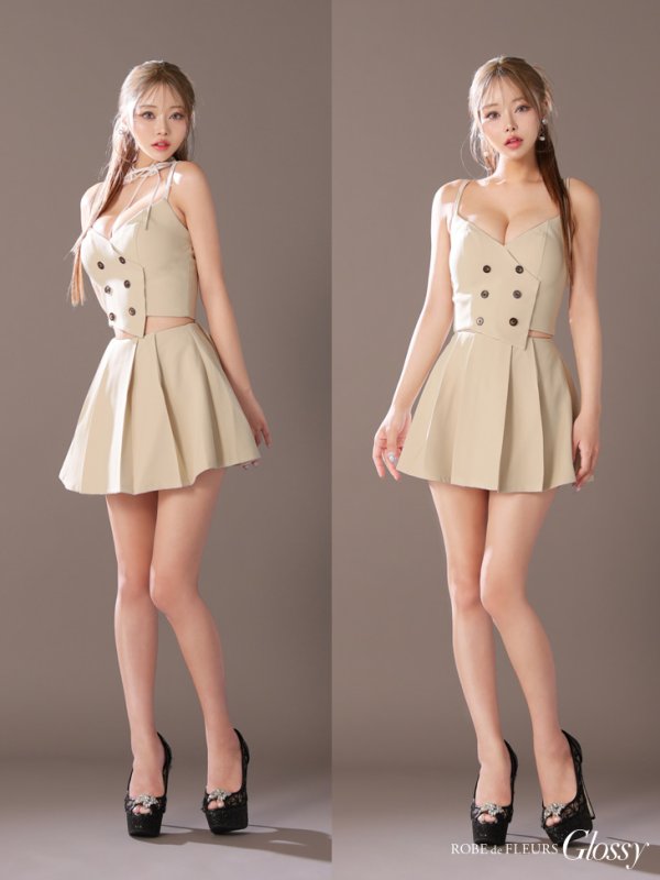 ベージュ モデル:如月れい 身長:156cm 着用サイズ:Sサイズ