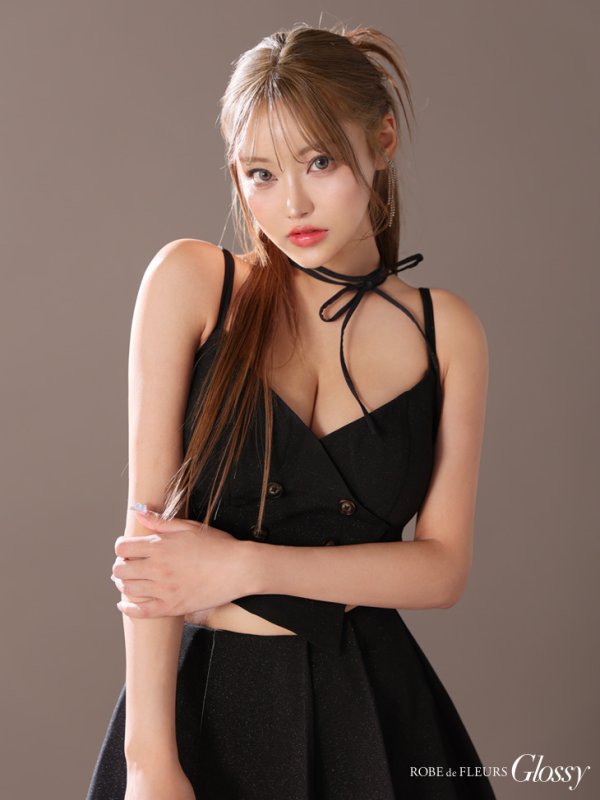 ブラック モデル:如月れい 身長:156cm 着用サイズ:Sサイズ