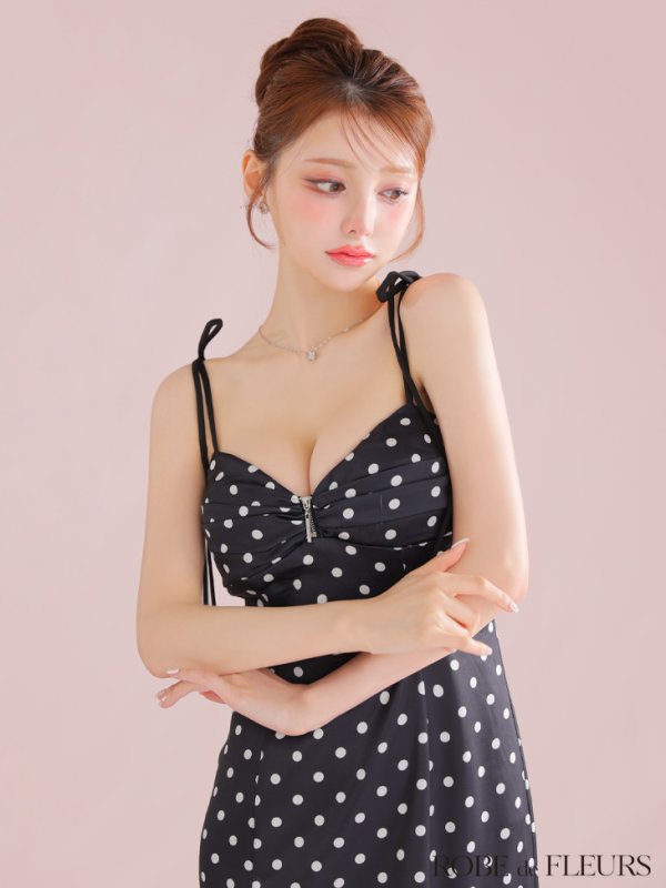 ブラック　モデル：ももか　身長：156cm　着用サイズ：Sサイズ