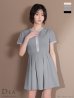 グレーxホワイト モデル：りこ　身長：156cm　着用サイズ：Sサイズ