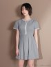 グレーxホワイト モデル：りこ　身長：156cm　着用サイズ：Sサイズ