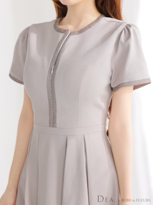 グレージュ モデル：ももか　身長：156cm　着用サイズ：Sサイズ