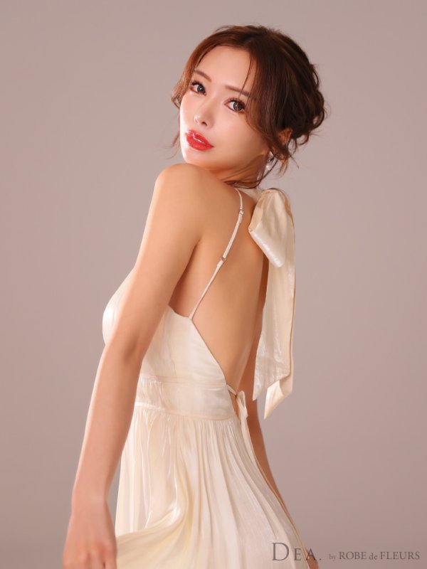 アイボリー モデル：みゆ　身長：166cm　着用サイズ：Sサイズ