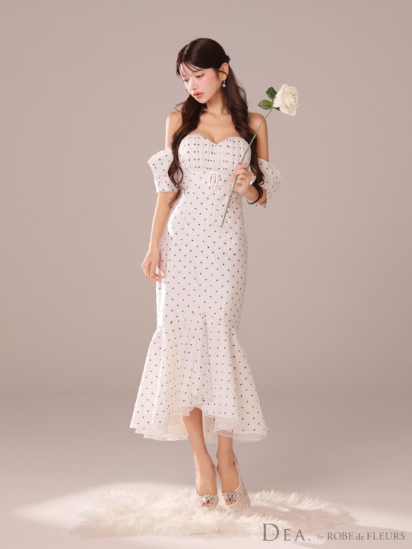 ホワイト モデル:まりん 身長:164cm 着用サイズ:Sサイズ