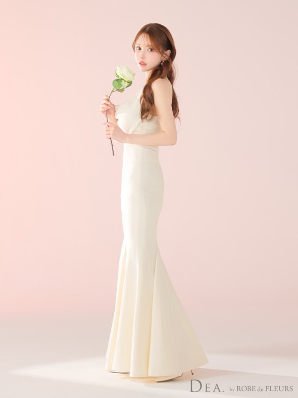 アイボリー モデル：ゆめ　身長：160cm　着用サイズ：Sサイズ