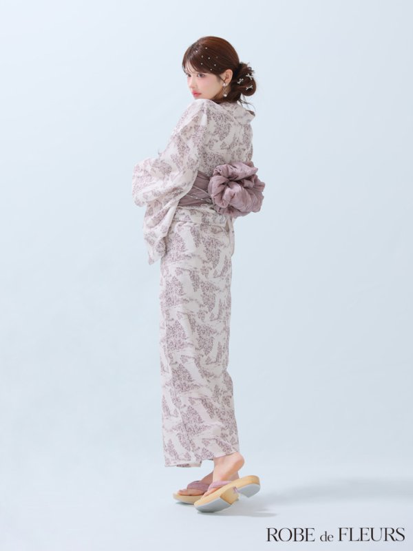 ピンク モデル：まりん　身長：164cm　着用サイズ：Fサイズ