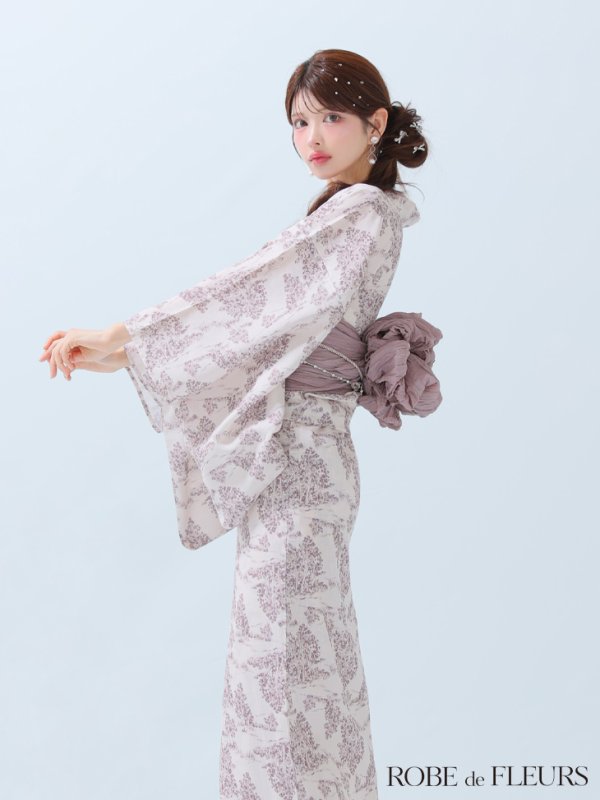 ピンク モデル：まりん　身長：164cm　着用サイズ：Fサイズ