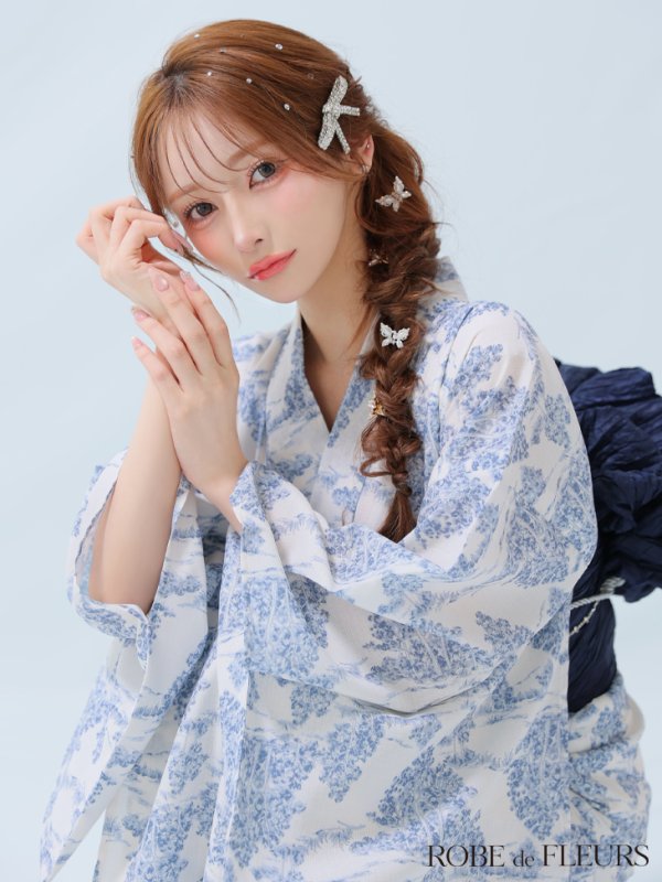 ブルー モデル：まみ　身長：161cm　着用サイズ：Fサイズ