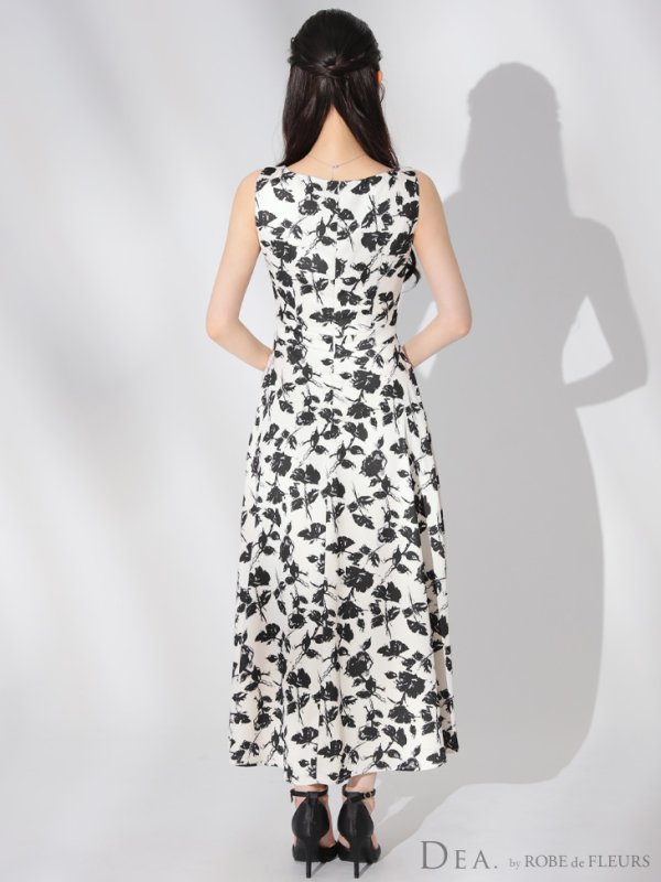 アイボリーxブラック モデル:るな 身長:159cm 着用サイズ:Sサイズ