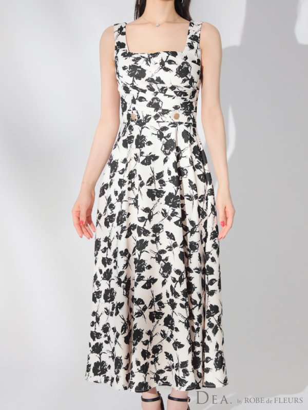 アイボリーxブラック モデル:るな 身長:159cm 着用サイズ:Sサイズ