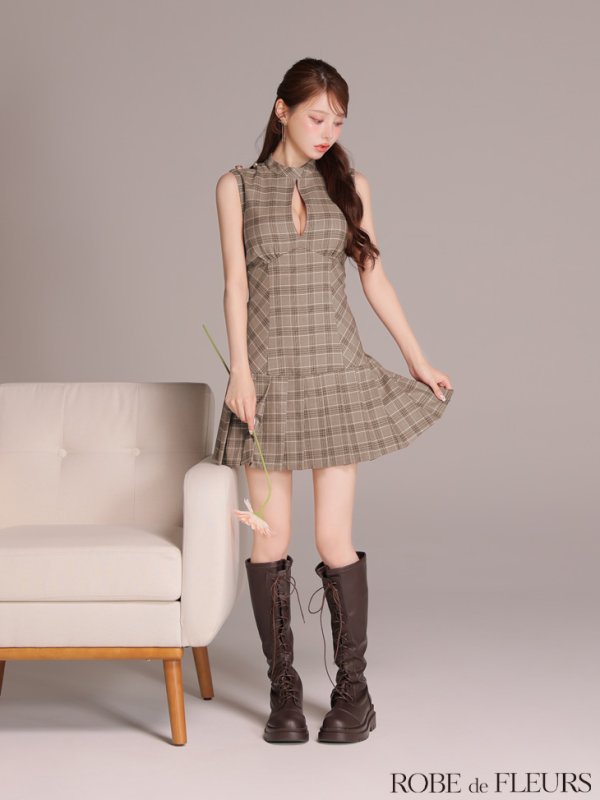 ベージュ モデル：ももか　身長：156cm　着用サイズ：Sサイズ