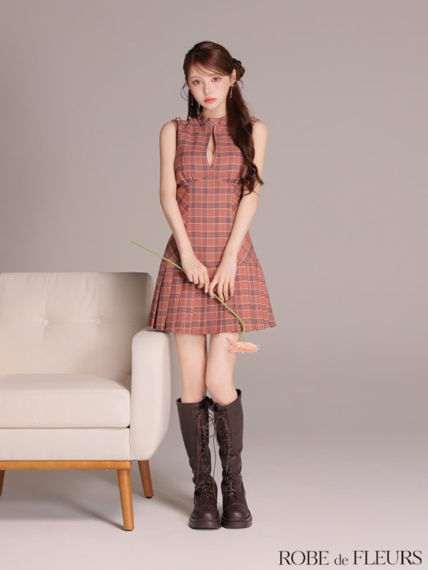 ピンク モデル：ももか　身長：156cm　着用サイズ：Sサイズ