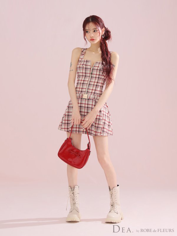 レッド モデル:みみ 身長:162cm 着用サイズ:Sサイズ