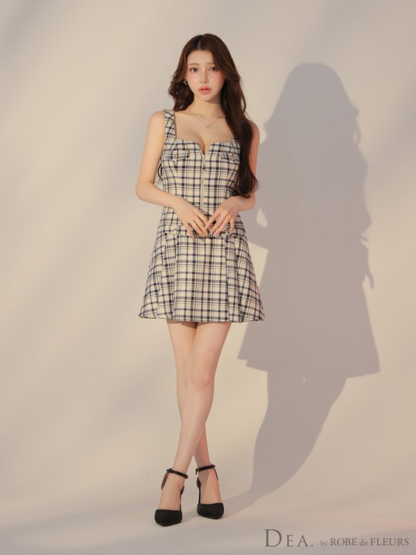 ブルー モデル:ももか 身長:156cm 着用サイズ:Sサイズ