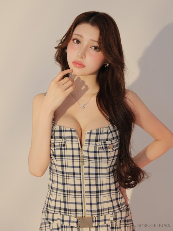 ブルー モデル:ももか 身長:156cm 着用サイズ:Sサイズ