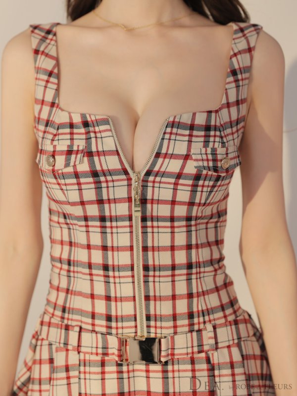 レッド モデル:ゆめ 身長:160cm 着用サイズ:Sサイズ