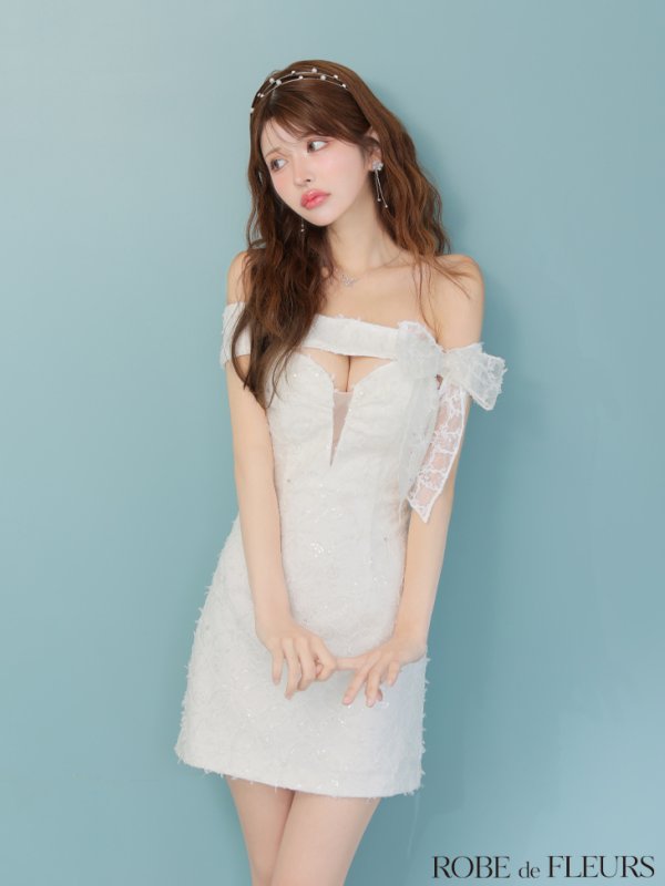 ホワイト モデル：まりん　身長：164cm　着用サイズ：Sサイズ