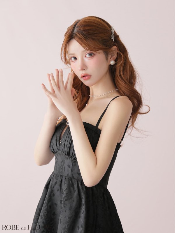 ブラック モデル：まりん　身長：164cm　着用サイズ：Sサイズ