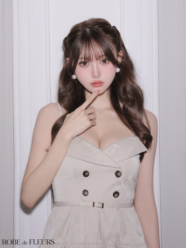 ベージュ　モデル：いおり　身長：164cm　着用サイズ：Sサイズ