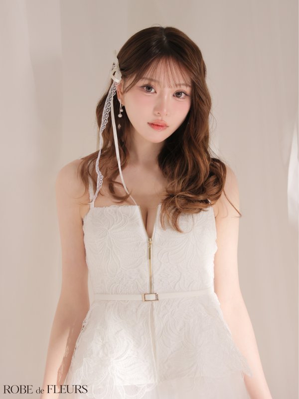 ホワイト　モデル：いおり　身長：164cm　着用サイズ：Sサイズ