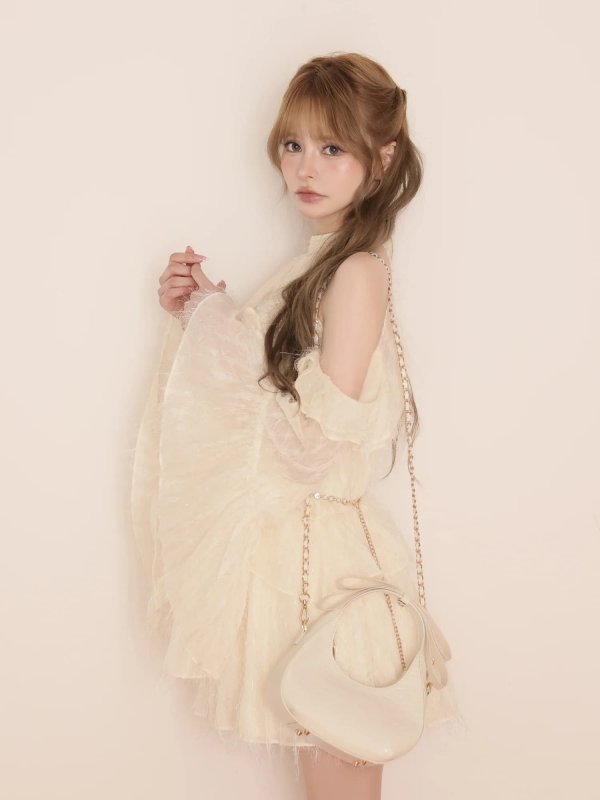 アイボリー モデル：咲希　身長：164cm　着用サイズ：Sサイズ