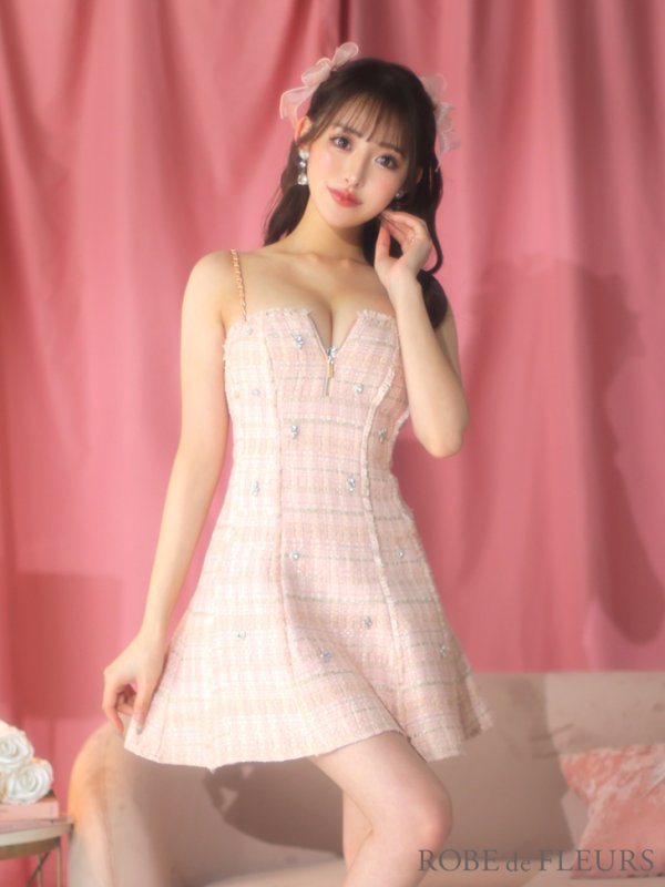 ピンク モデル:カルア 身長:156cm 着用サイズ:Sサイズ