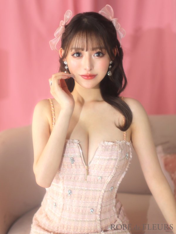 ピンク モデル:カルア 身長:156cm 着用サイズ:Sサイズ