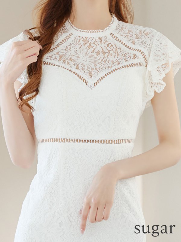 ホワイト モデル:あすか 身長:170cm 着用サイズ:Sサイズ