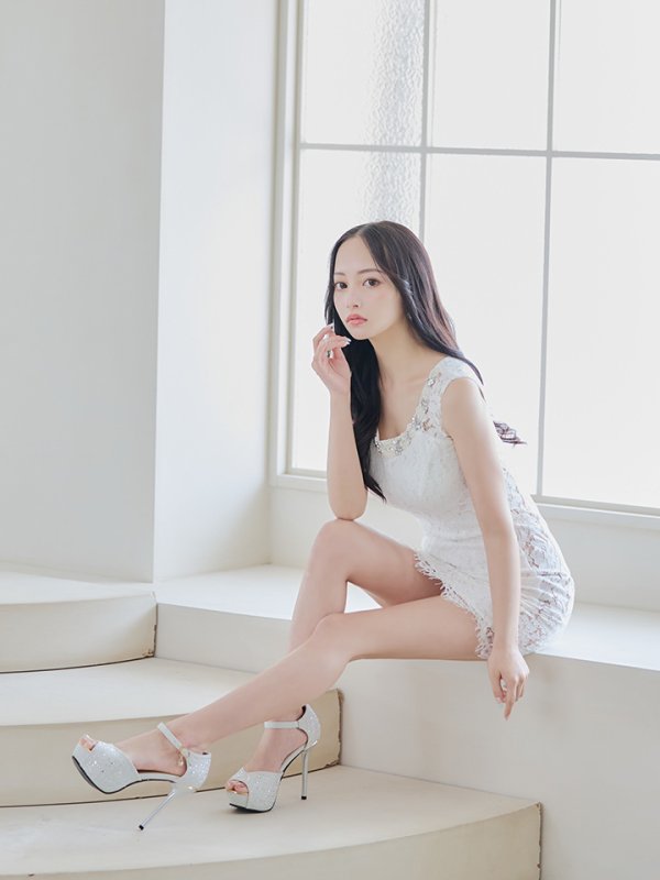 画像4: XSサイズあり【IRMA/イルマ】総レース/ ビジュー/ パール/ ノースリーブ/ スリット/ タイト/ ミニドレス/ キャバドレス【HC02】